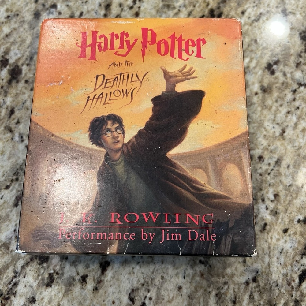 Harry Potter Ser.: Harry Potter and the Deathly Hallows by J. K. Rowling (2007,